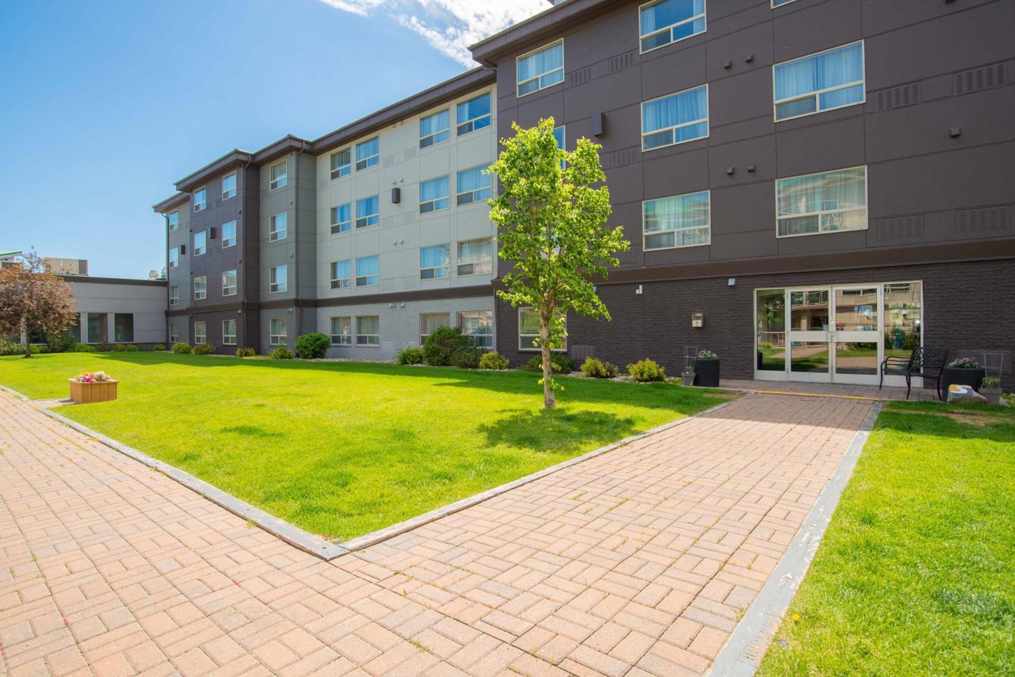 Sandman Hotel & Suites Regina Exterior photo