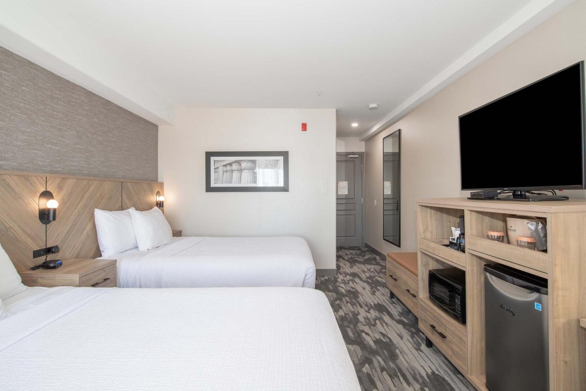 Sandman Hotel & Suites Regina Exterior photo
